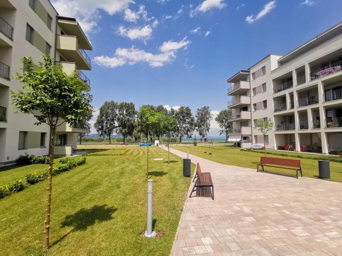 Vizpart Honved Apartman Balatonlelle Ngoại thất bức ảnh