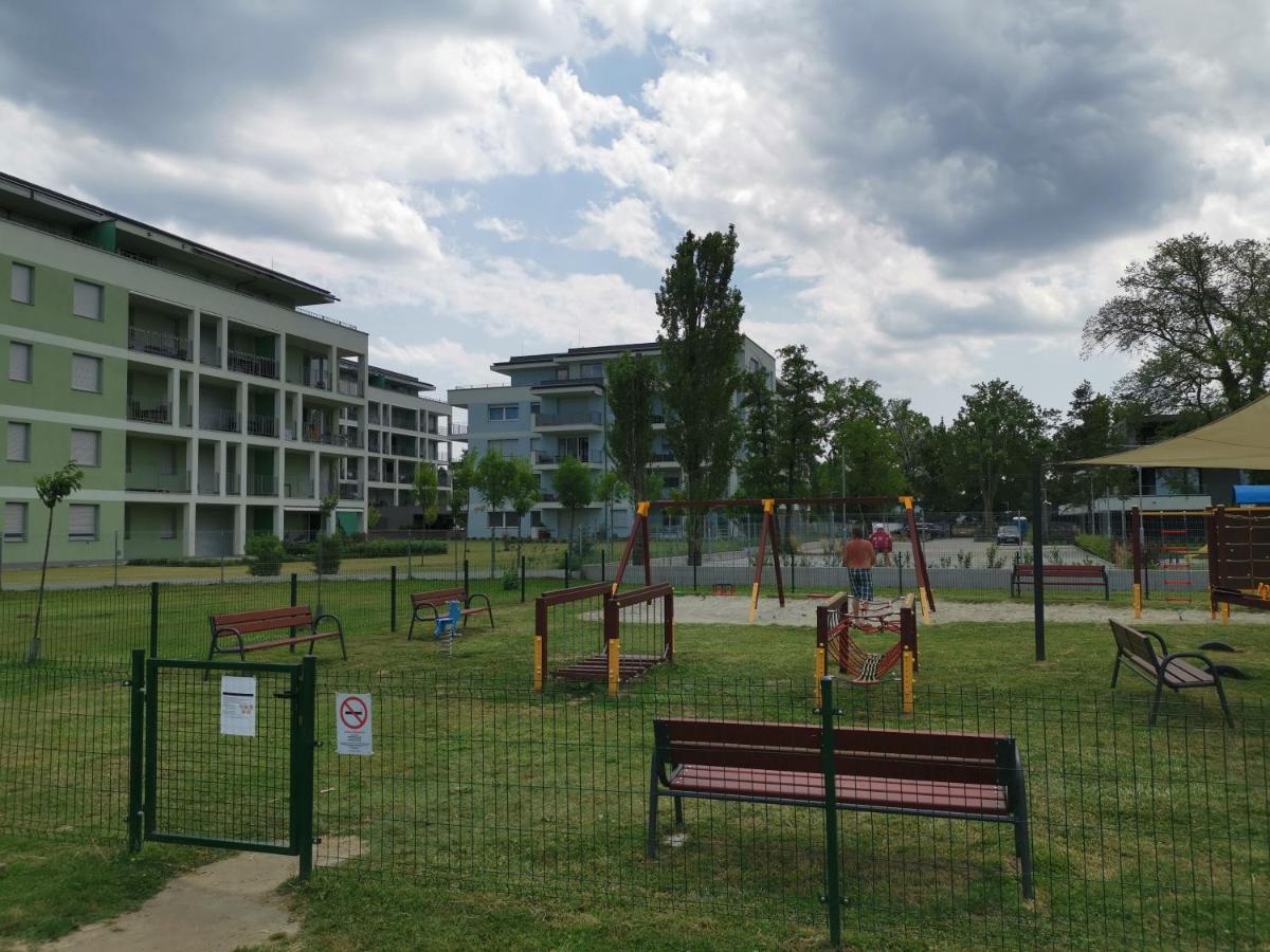 Vizpart Honved Apartman Balatonlelle Ngoại thất bức ảnh