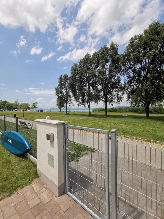 Vizpart Honved Apartman Balatonlelle Ngoại thất bức ảnh